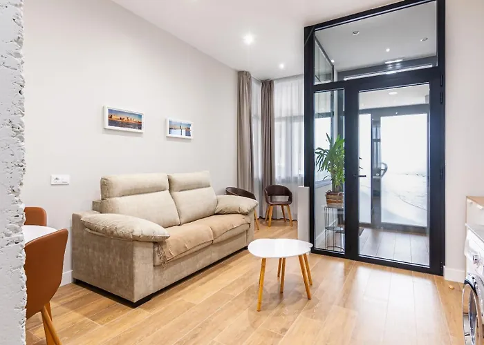 Poniente Playa Avg *