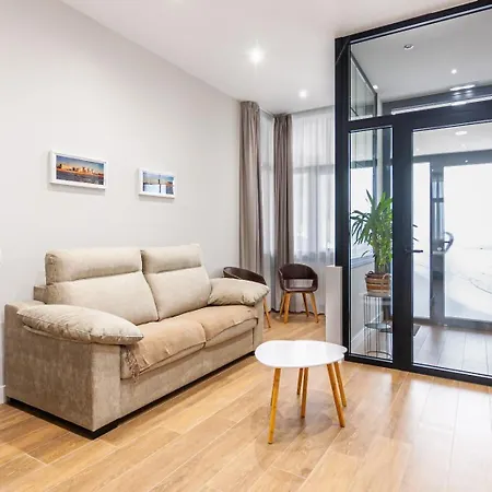 Poniente Playa Avg *